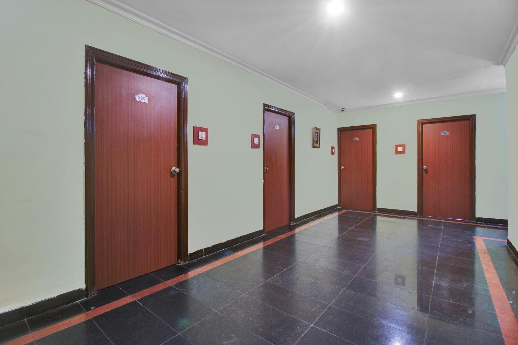 Hotel O Happy Rooms Гайдарабад Екстер'єр фото